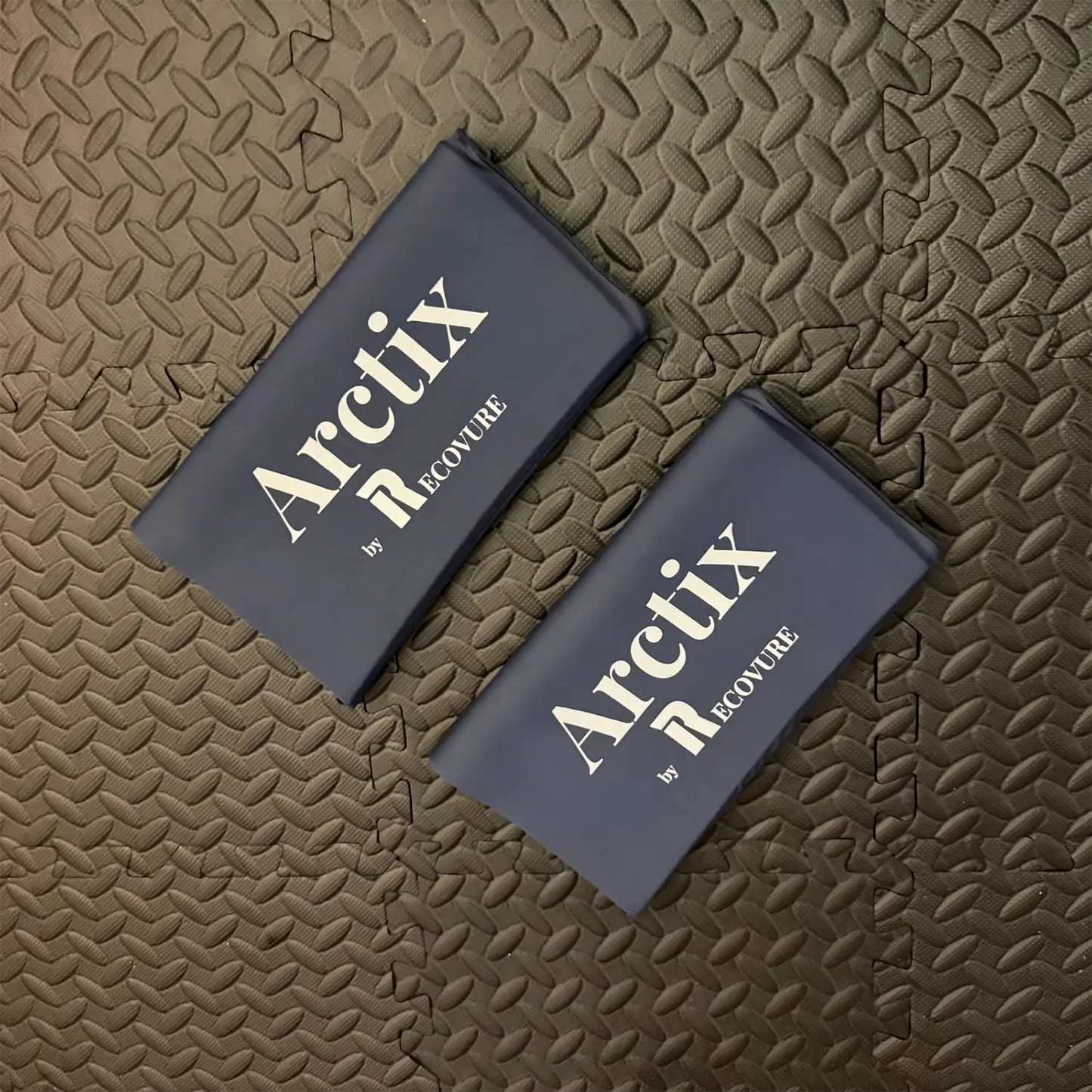 ARCTIX™ Compression Sleeve with Hot-Cold Therapy